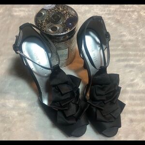 Nine West Black Peep Toe T-Strap Heels